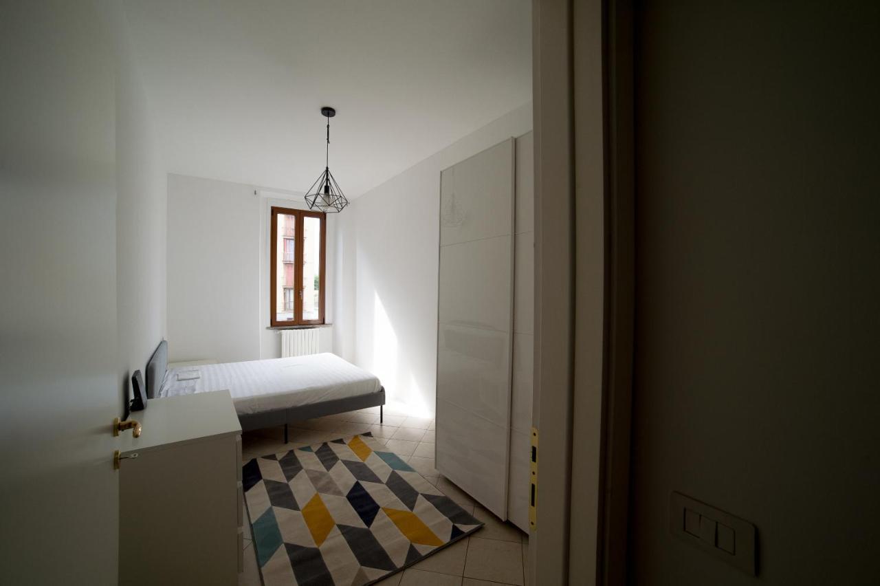 Hbhall Navigli 30 Apartment Милано Екстериор снимка