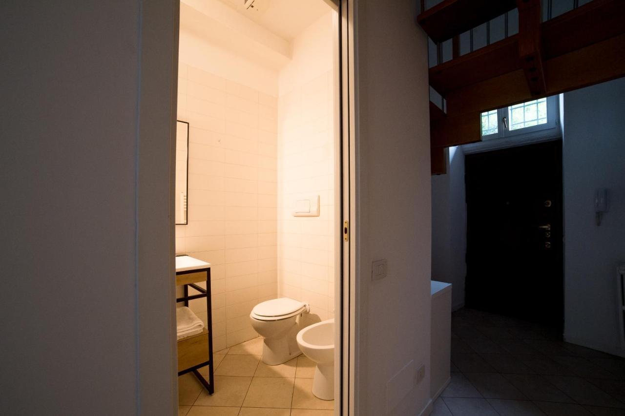 Hbhall Navigli 30 Apartment Милано Екстериор снимка