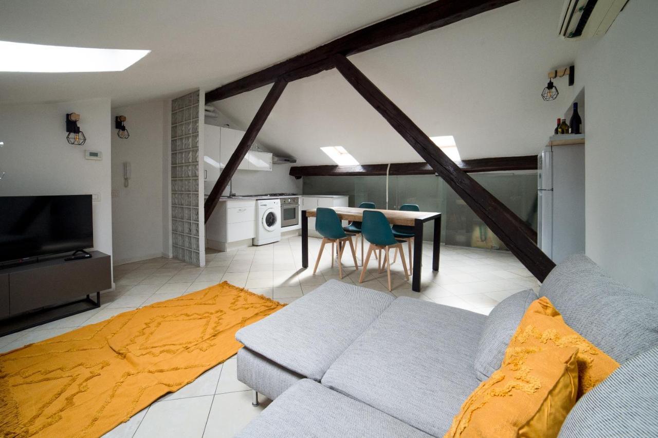 Hbhall Navigli 30 Apartment Милано Екстериор снимка
