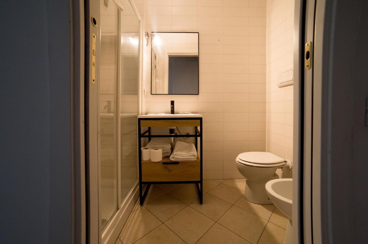 Hbhall Navigli 30 Apartment Милано Екстериор снимка