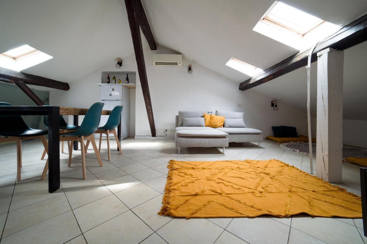 Hbhall Navigli 30 Apartment Милано Екстериор снимка