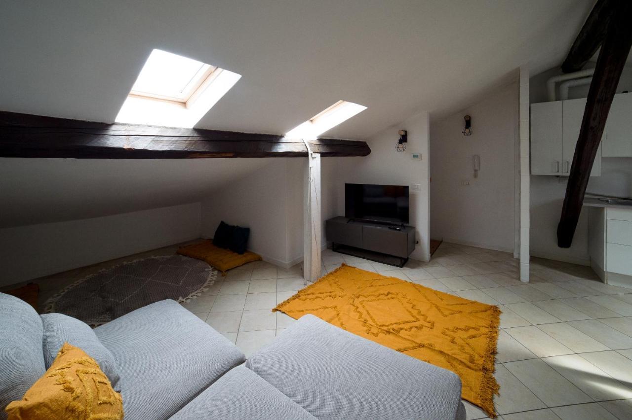 Hbhall Navigli 30 Apartment Милано Екстериор снимка