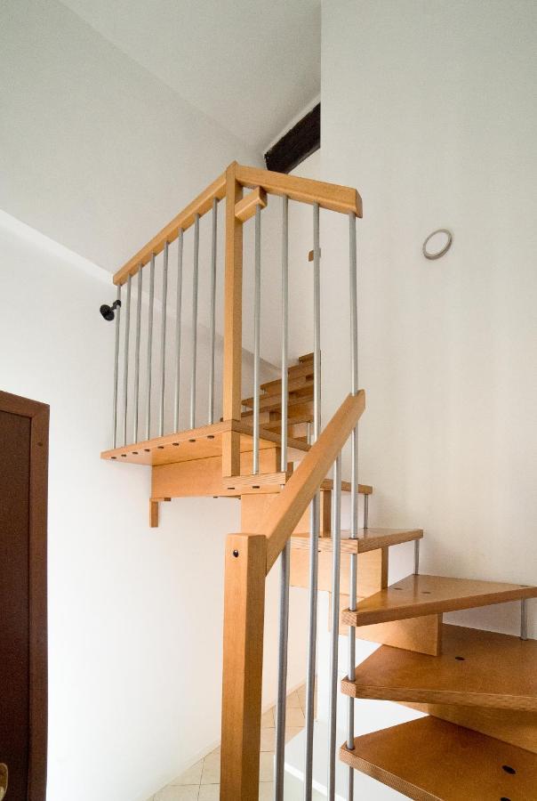 Hbhall Navigli 30 Apartment Милано Екстериор снимка